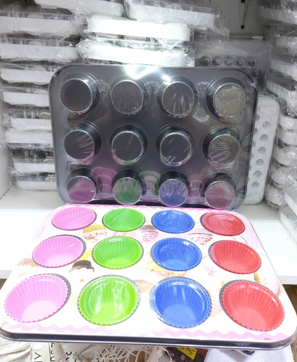 Форма для выпечки кексов маффинов на 12 ячеек с силиконовыми вставками формочками оптом - Фото №2